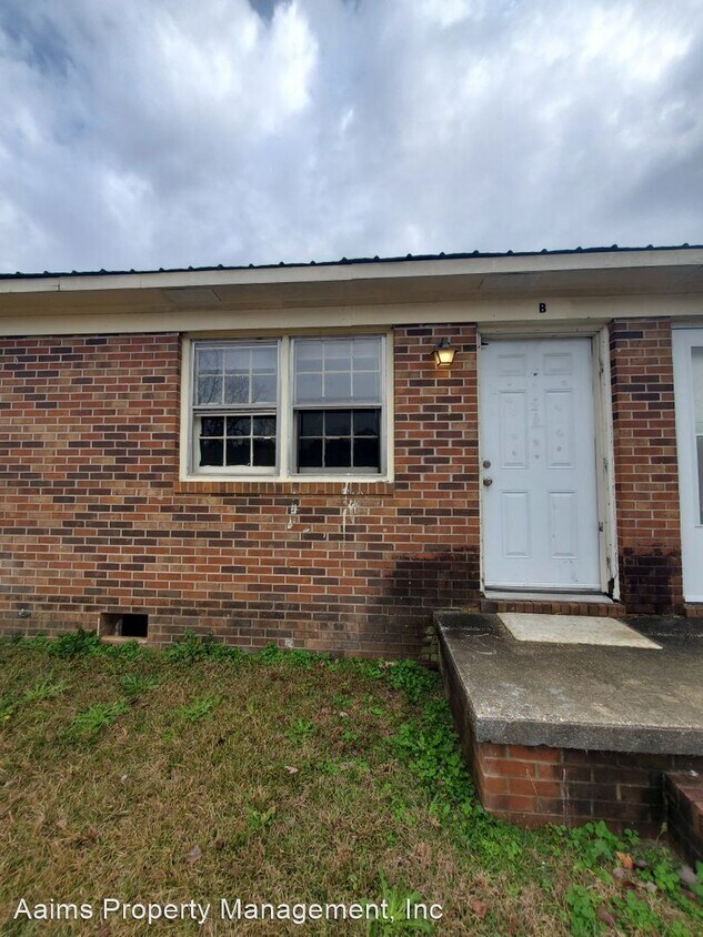 Primary Photo - 2 br, 1.5 bath House - 6442-B Applecross A...