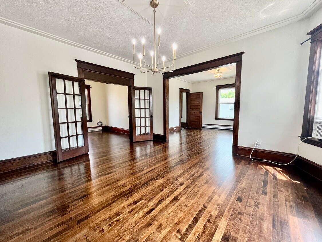 Dining Room - 2900 NE Tyler St