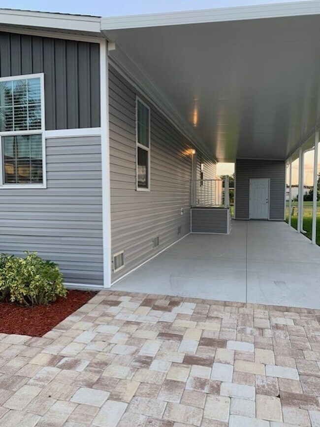 Building Photo - ***NAPLES ESTATES COMMUNITY***FURNISHED RE...