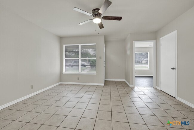Foto del edificio - 334 Craddock Ave