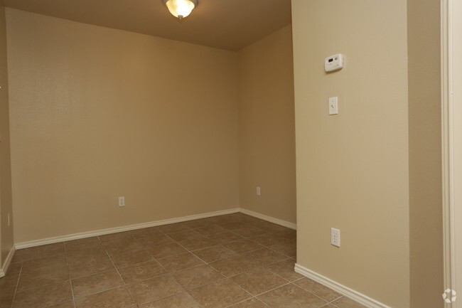 1 BD, 1 BA - 664 SF - Redbud Place Apartments