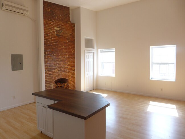 Building Photo - 1705 N Calvert St