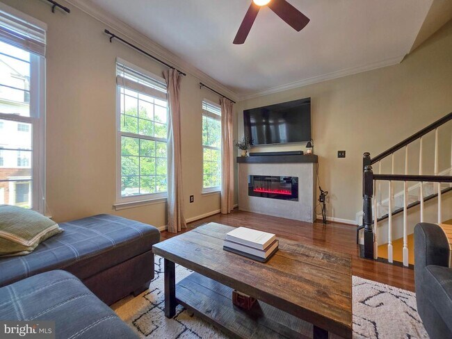 Building Photo - 5303 Arapaho Ln
