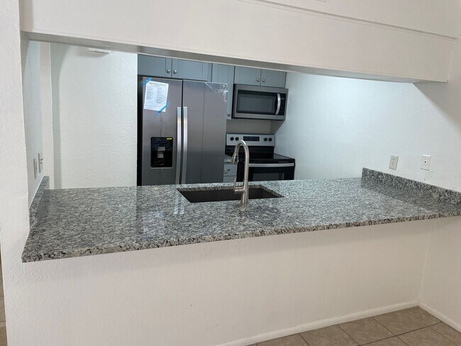 Foto del edificio - 2 Bedroom 1 Bath COMPLETELY REMODELED!