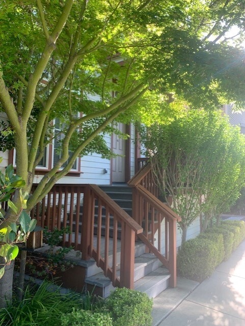 Building Photo - 2129 Clark St