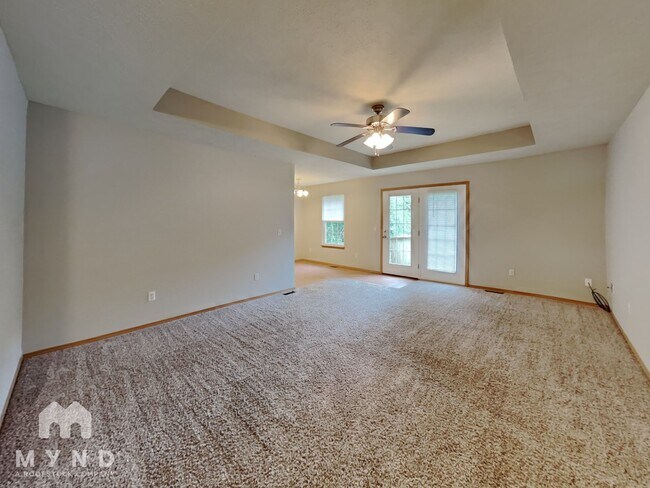 Building Photo - 1102 S Saratoga Ave