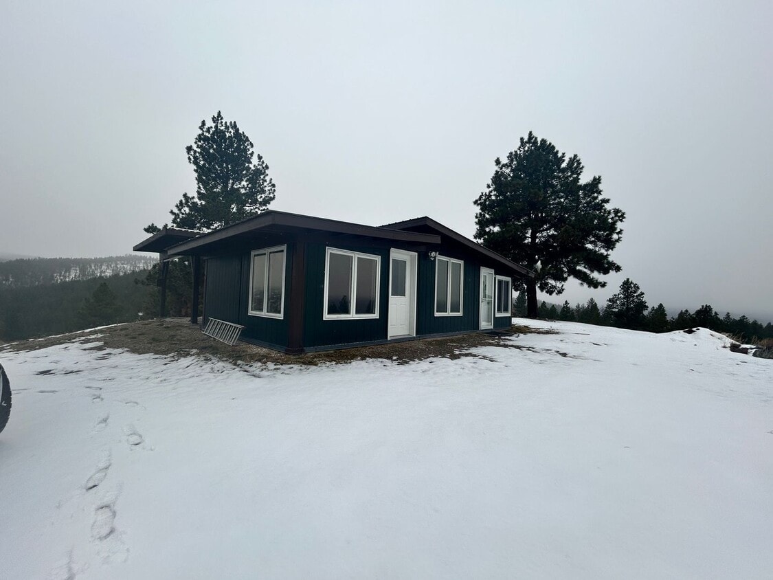 Foto principal - Cozy 1-Bed Cabin on 30 Private Acres – Incredible Views & Outdoor Access