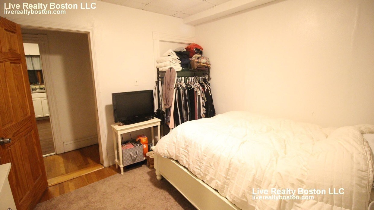 Primary Photo - 5 bedroom in Allston MA 02134