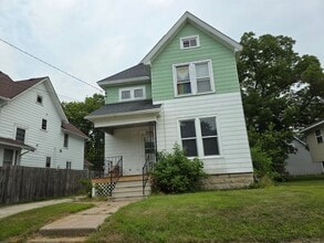 Building Photo - 826 Wright St