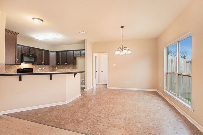 Foto del edificio - 15458 Rose Stone Dr