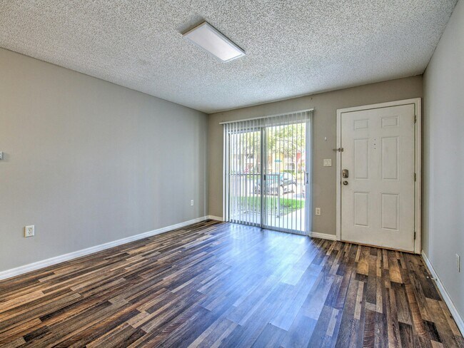 Photo - 203 Lake Parsons Green Apartment