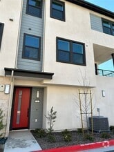 Building Photo - 2957 W Lincoln Ave
