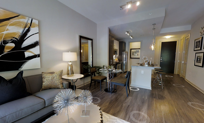 Building Photo - 1502 Peachtree Park Dr NE