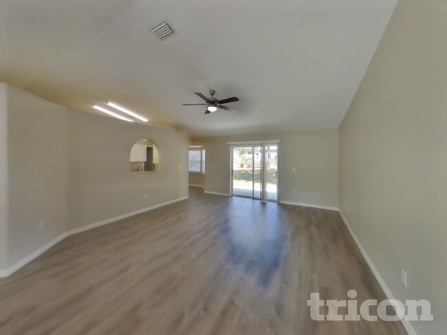 Building Photo - 12285 Villa Rd