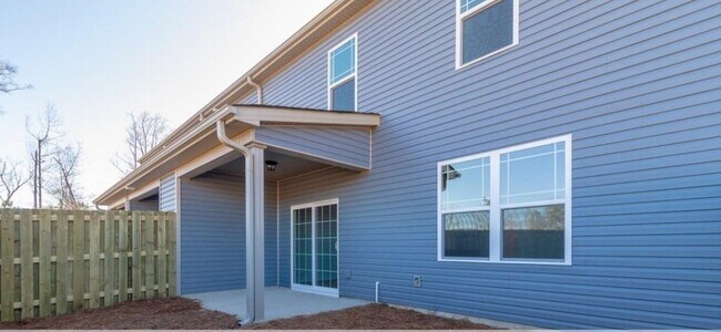 Building Photo - 1911 Butternut Dr