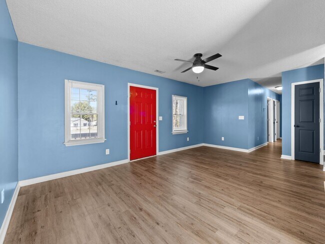 Foto del edificio - Welcome to Crown Point!