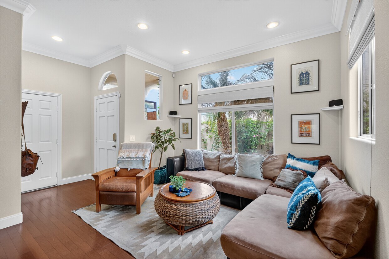Foto principal - 4269 Lamont St