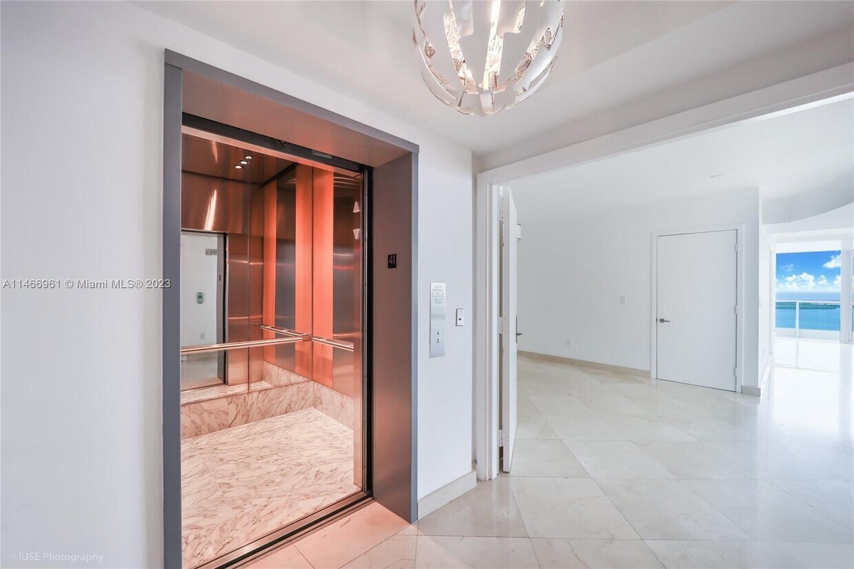 Primary Photo - 1331 Brickell Bay Dr