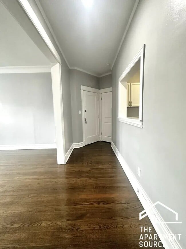 Photo - 1214 W Rosemont Ave (Chicago, IL) Apartment