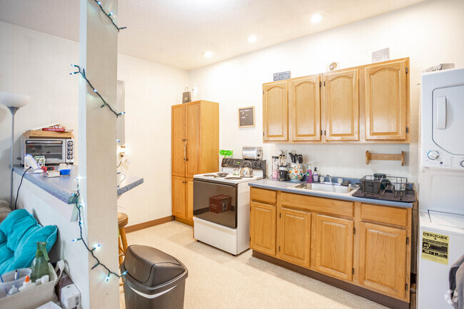 1 BR, 1BA - 750SF - Altoona Student Housing