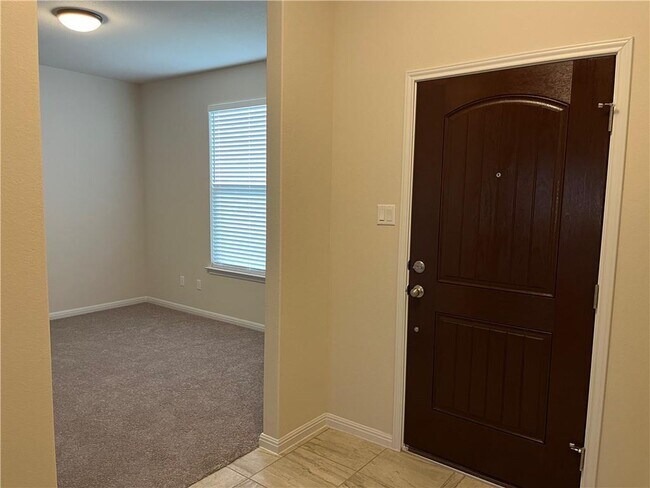 Foto del edificio - 605 Elm Green St