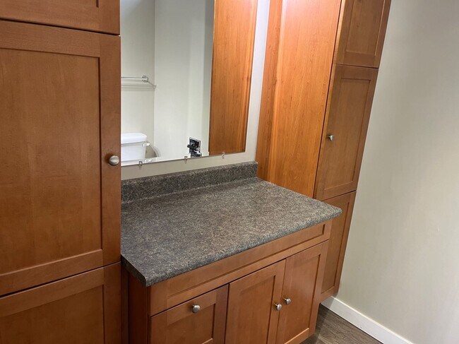 Photo du bâtiment - 2 Bed 1 Bath Unit in Red Deer, AB