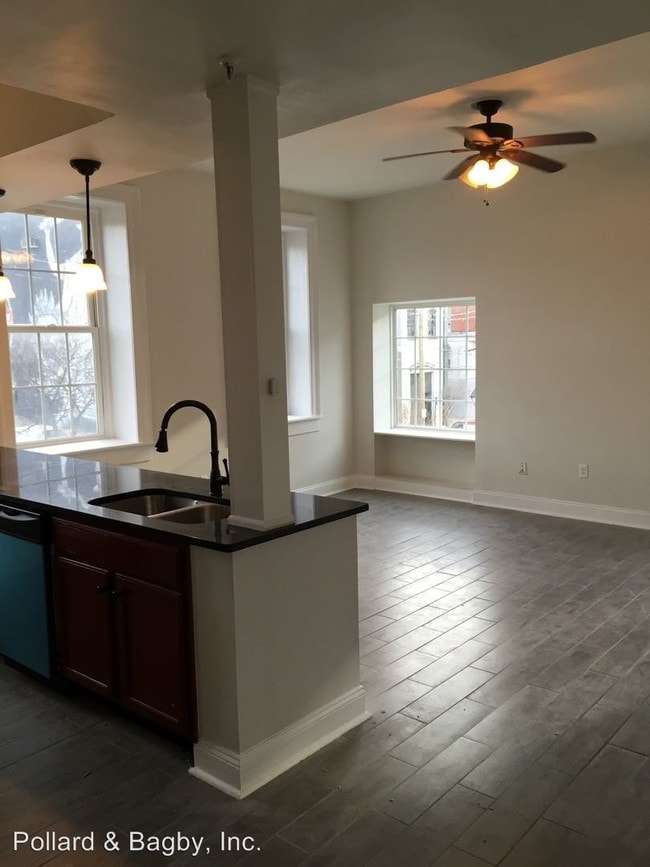 Building Photo - 1731 E Main St