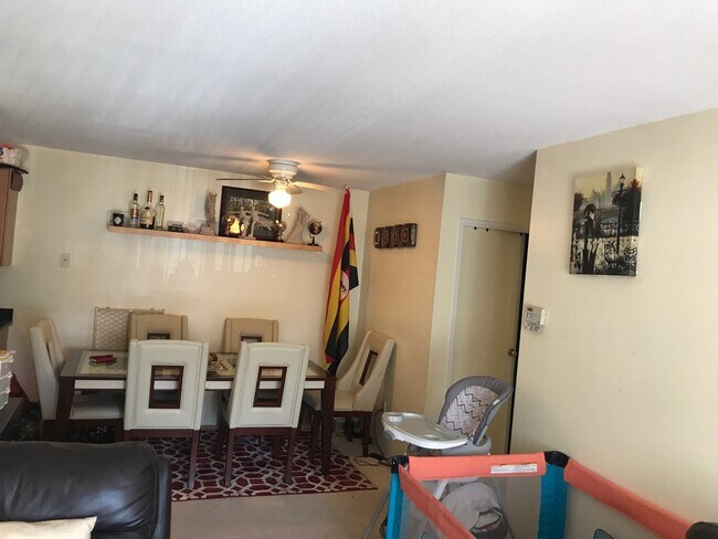Foto del edificio - 46 Village Brook Ln