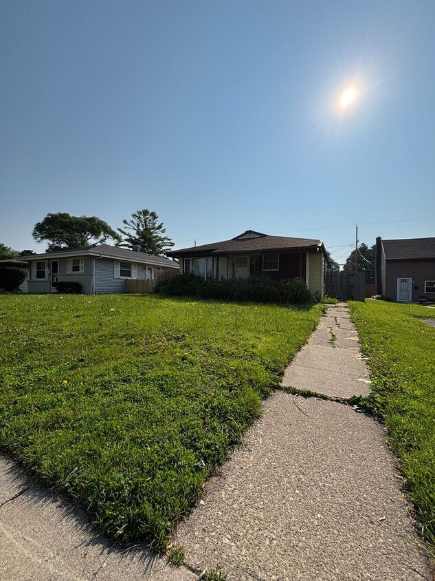Foto del edificio - 3br 1.5 ba single family ranch style home,...