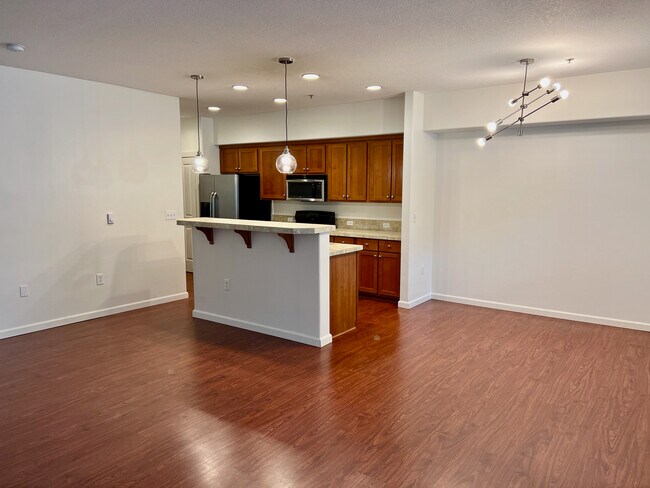 Building Photo - 10733 NE Red Wing Way