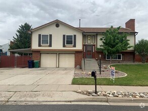 Building Photo - 11848 S Hidden Valley Dr
