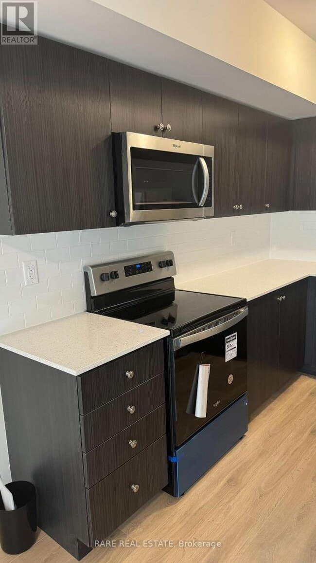 Building Photo - 56 Elizabeth St S