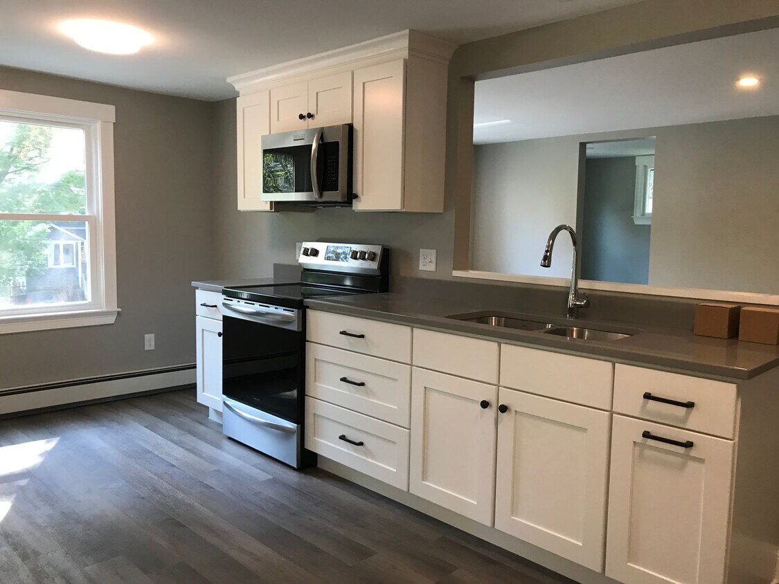30 W. Elm, Yarmouth Apartment for Rent in Yarmouth, ME