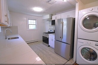 Building Photo - 14 Raydol Ave