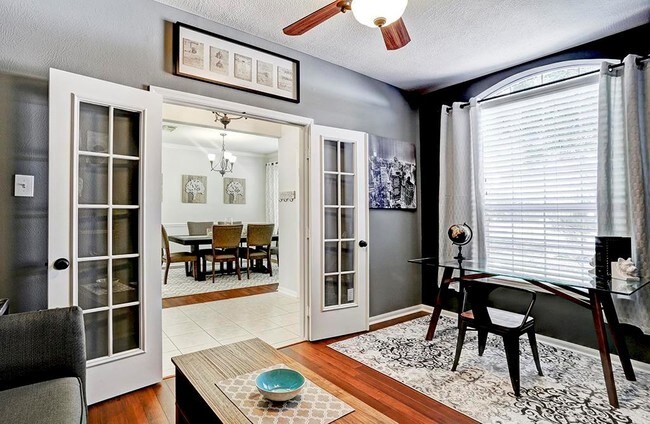 Building Photo - 38 Hollylaurel Dr