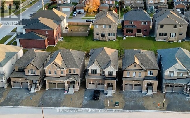 Building Photo - 7 Stennett Dr