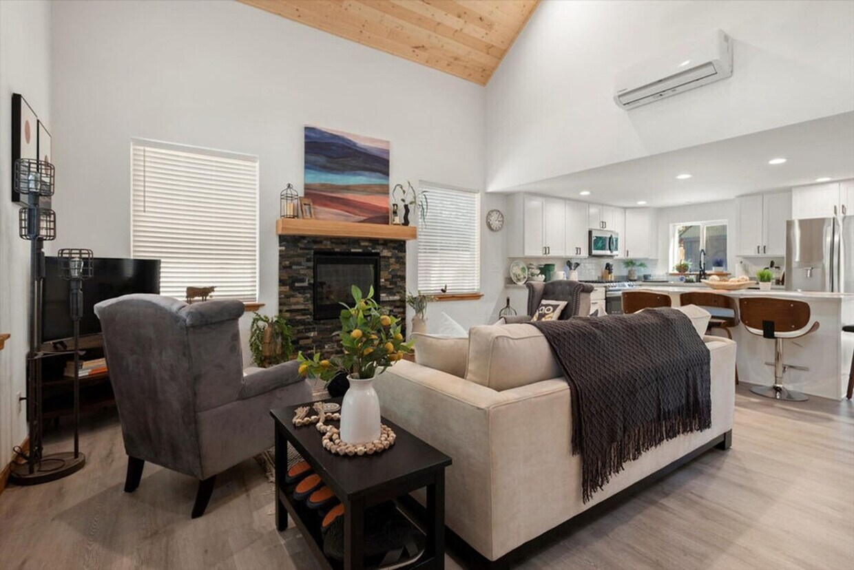 Foto principal - 125 Mountain View Dr