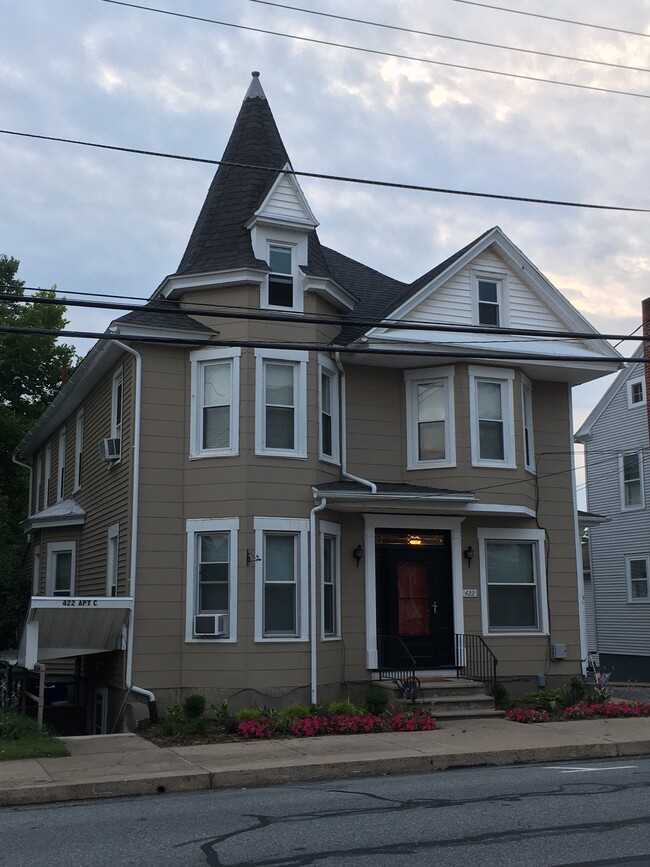 Building Photo - 422 N Main St