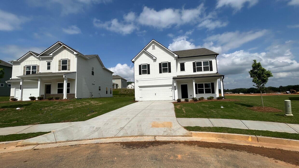 Foto principal - 415 Pointe N Dr