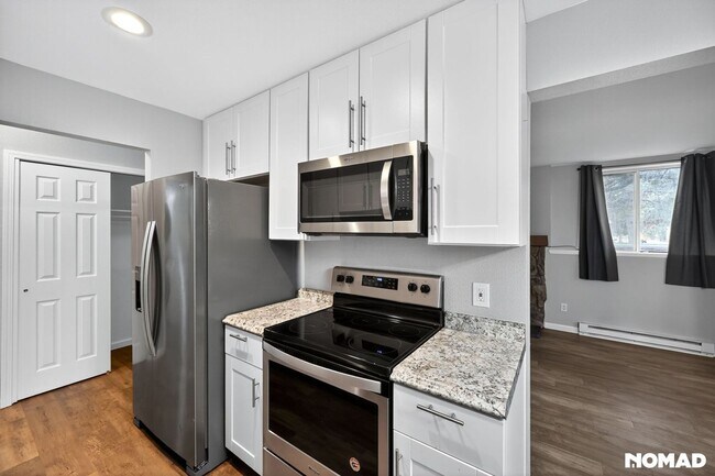 Building Photo - 17403 E Mansfield Ave