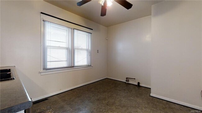 Foto del edificio - 82 Hazelwood Ave