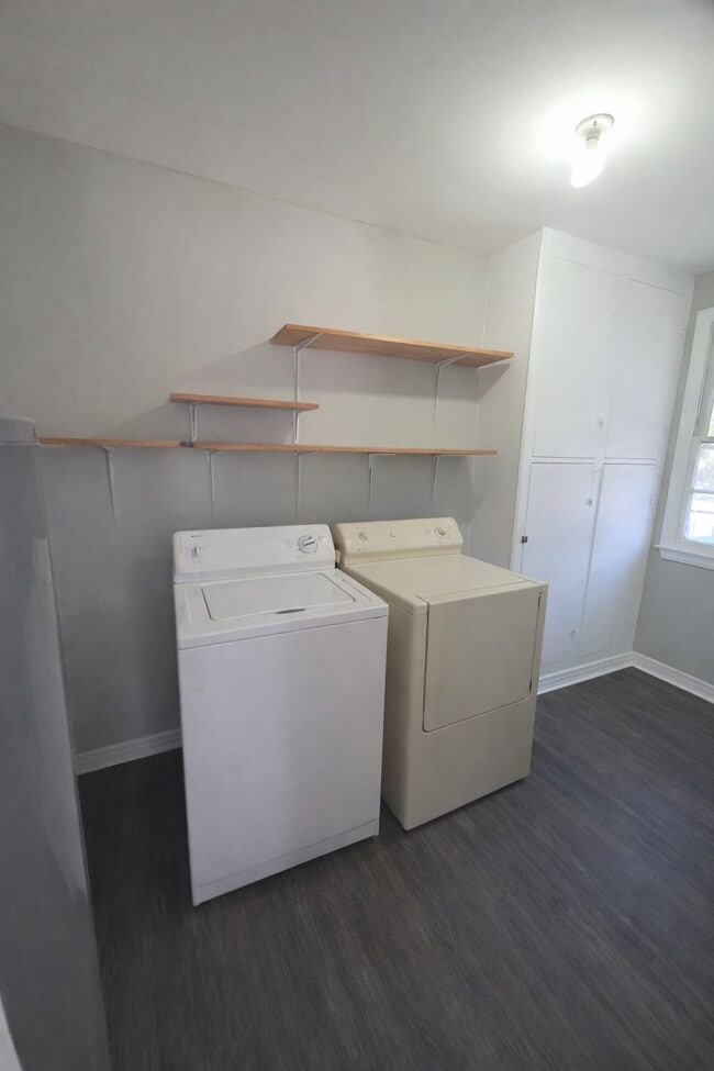 Foto del edificio - 1330 West Dr