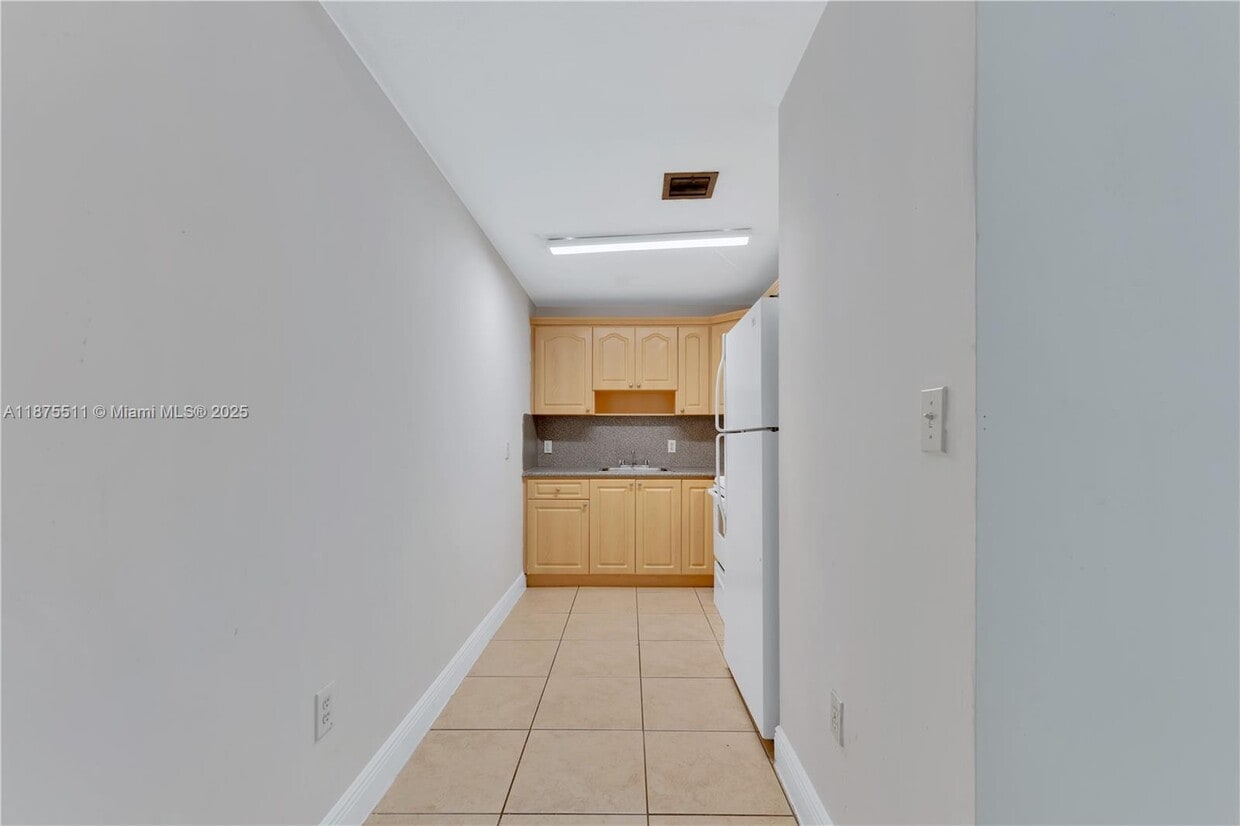 Primary Photo - 2185 NW 16th Terrace