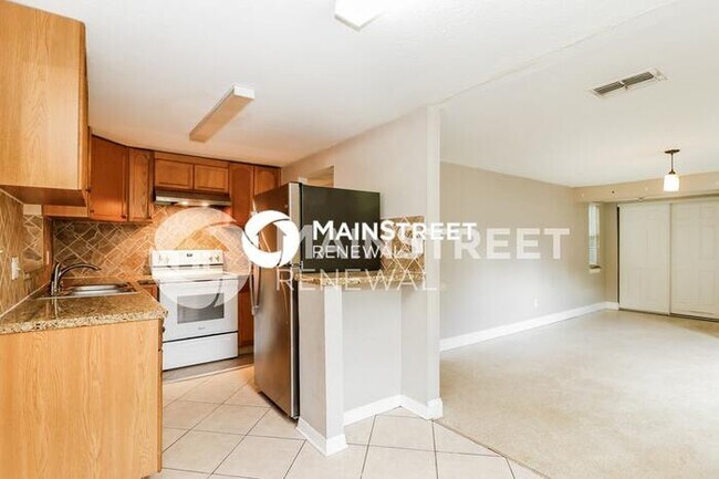 Building Photo - 3 Bedroom Pet-Friendly Home in Tampa, FL w...