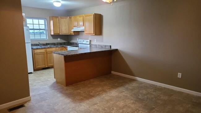 Building Photo - 44 County Rd 332