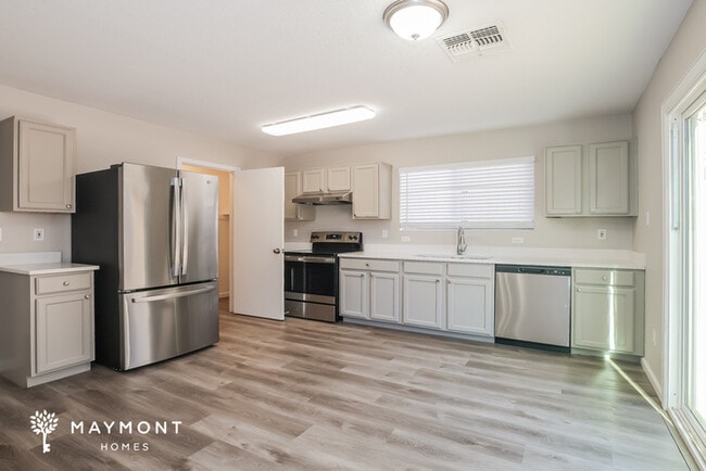 Building Photo - 2327 E 35th Ave