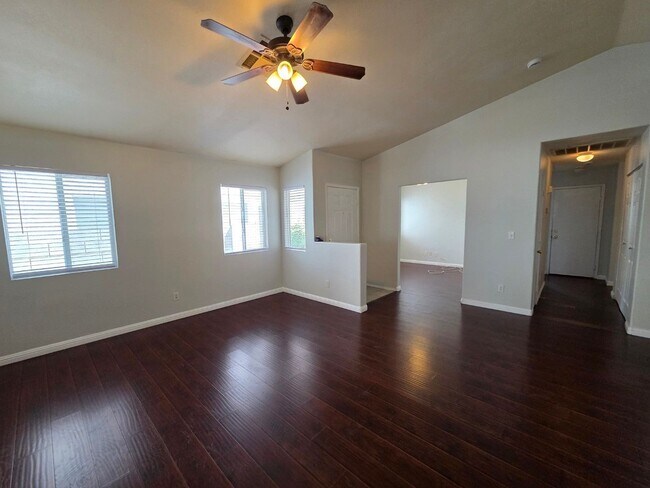 Foto del edificio - Cozy 3 Bedroom Single Story Home with a Den