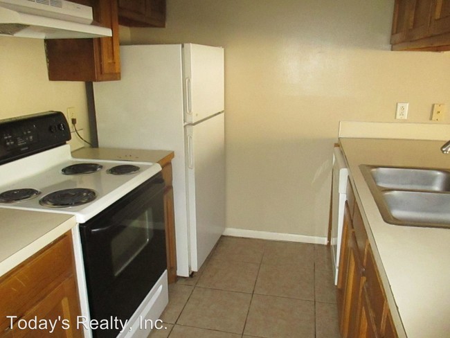 Building Photo - 404 Kennon Ln
