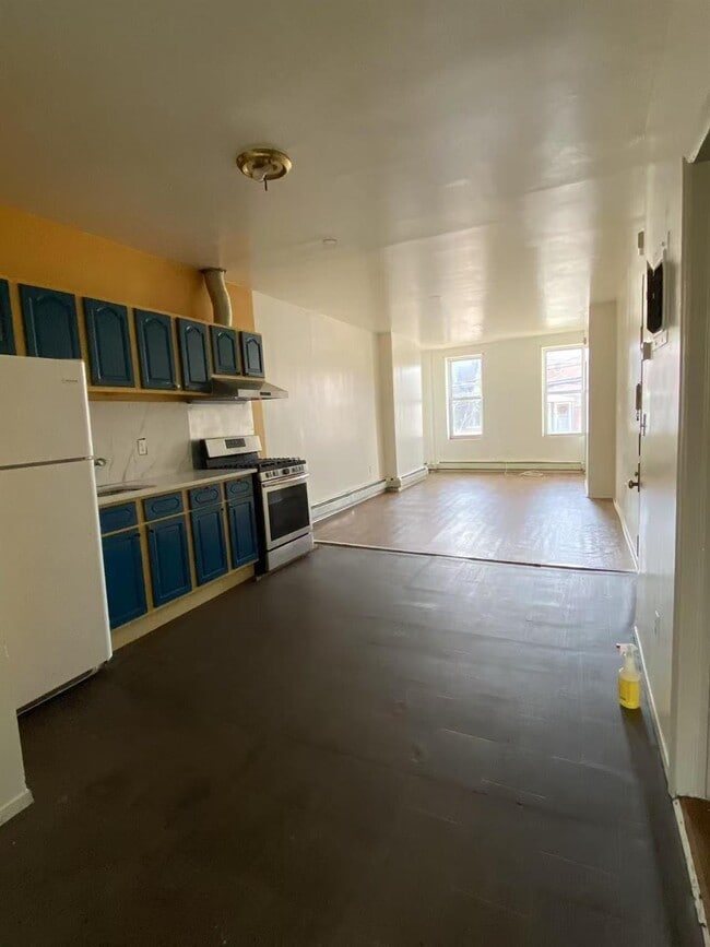 Foto del edificio - 2354 Pitkin Ave