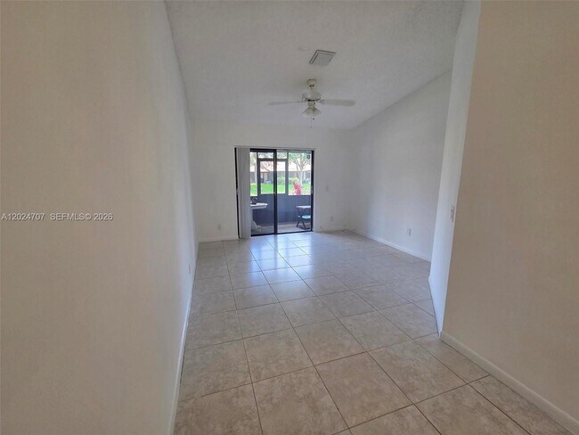 Foto del edificio - 3686 NW 83rd Ln